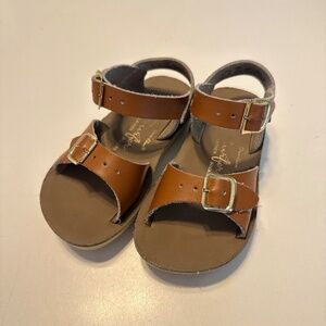Sun sand salt water sandals tan size 7 surfer